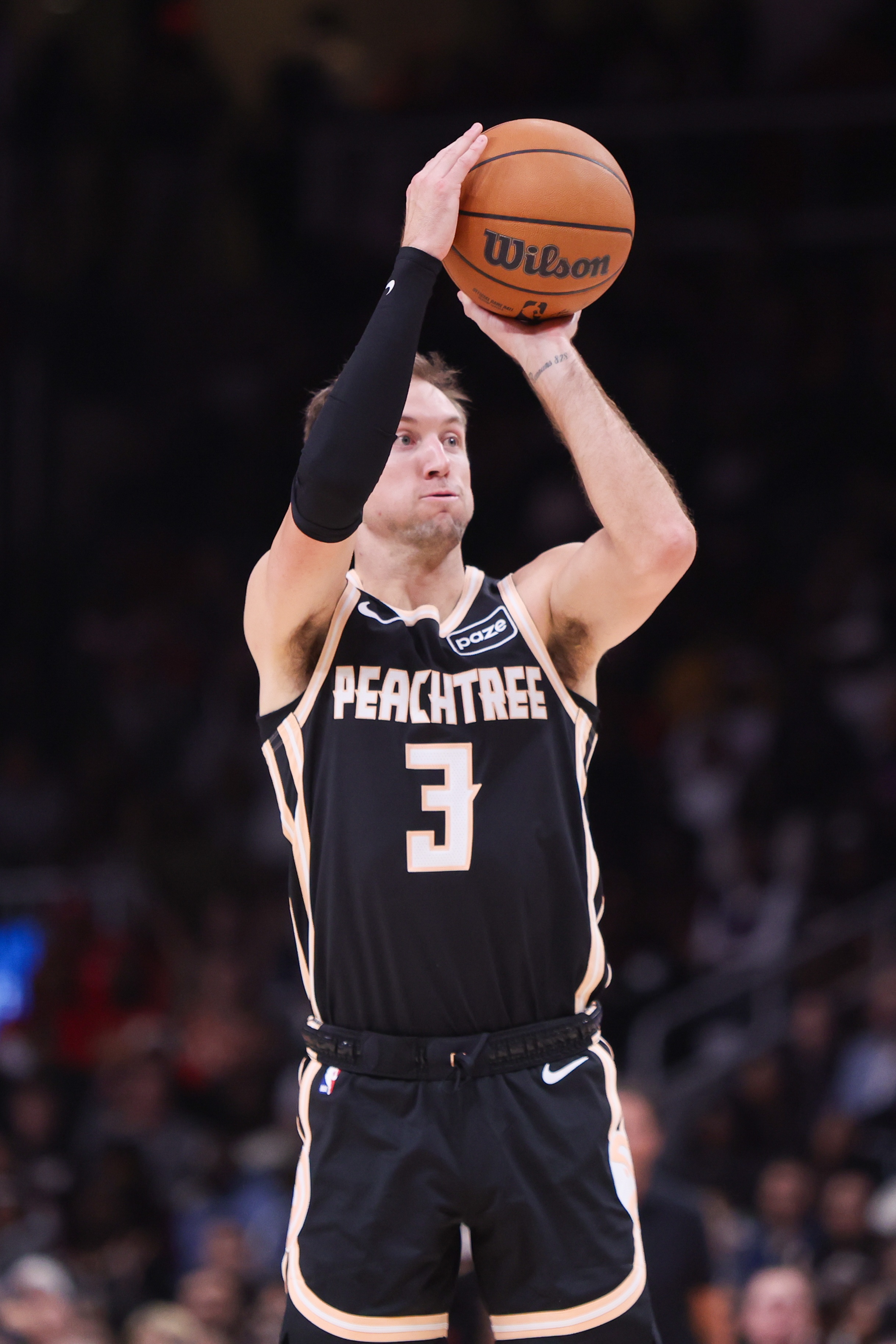 欧冠-放弃确定没用的文森特 得到可能有用的肯纳德 湖人获得C+评级